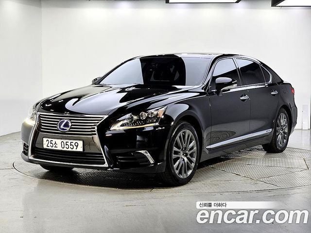 Лексус LS600hL 2016 — миниатюра 13