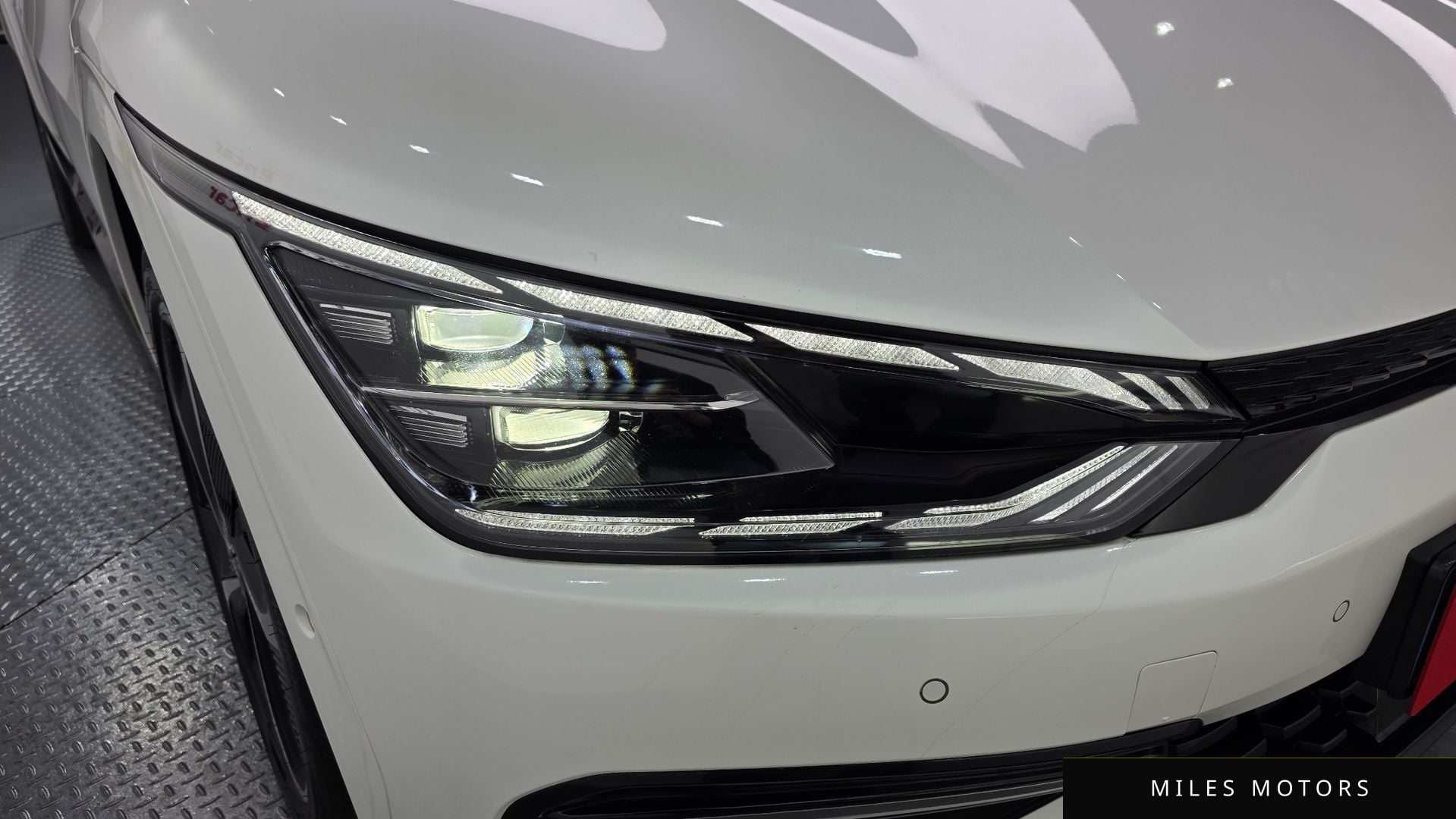 Kia EV6 2023 — миниатюра 8