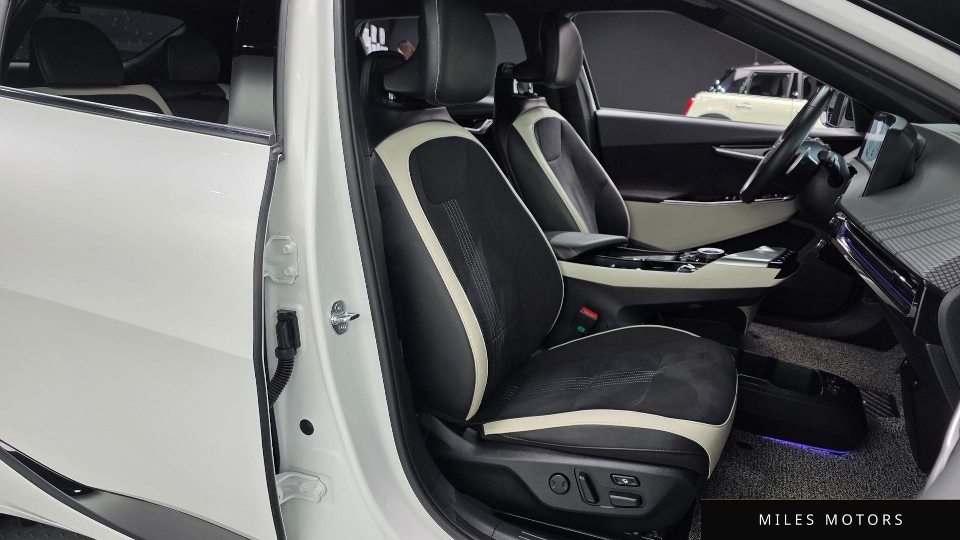 Kia EV6 2023 — миниатюра 16