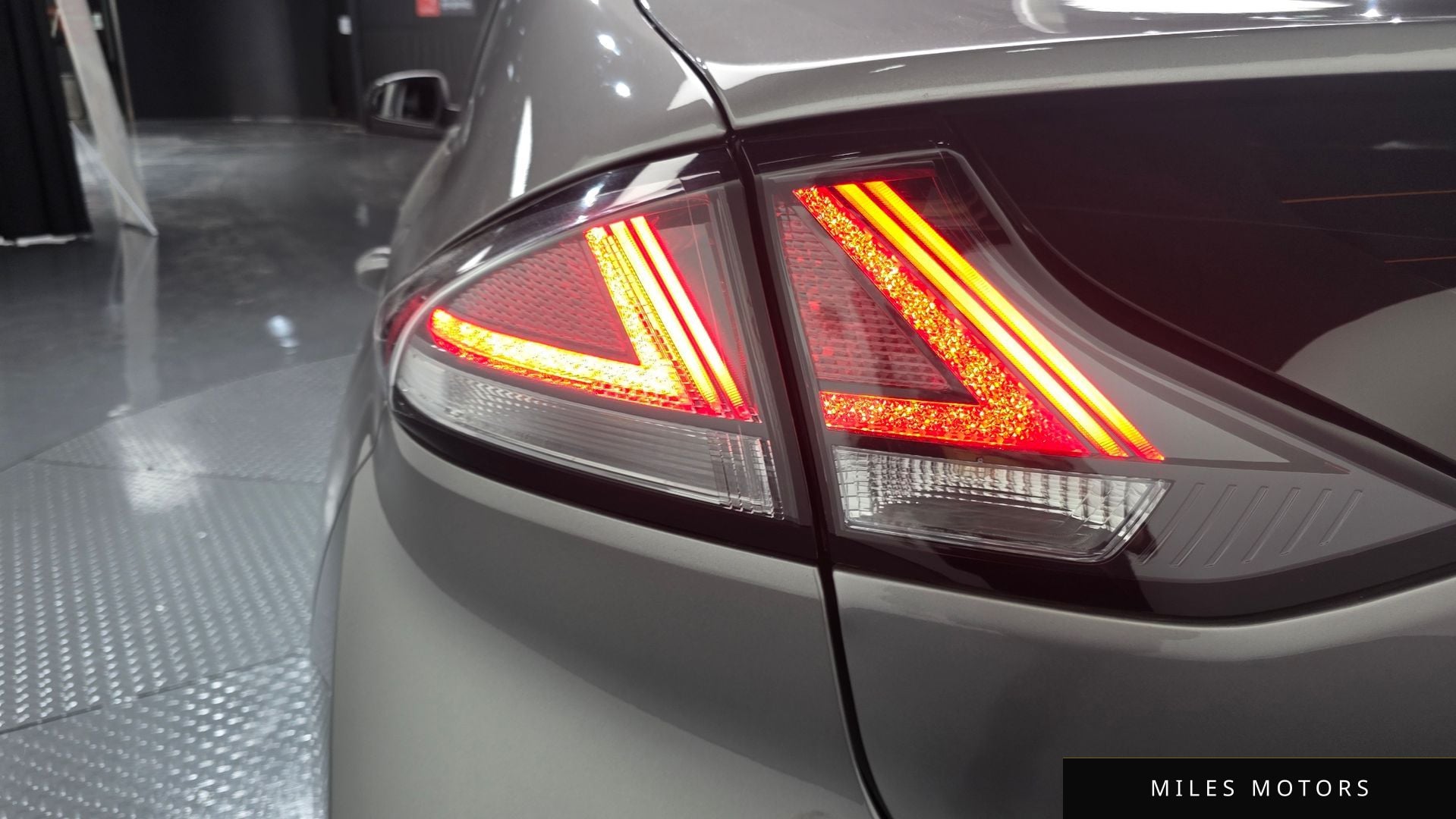 Hyundai Ioniq 2020 — миниатюра 8