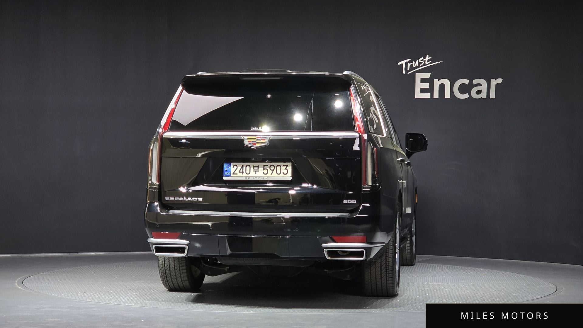 Cadillac Escalade 2022 — миниатюра 4