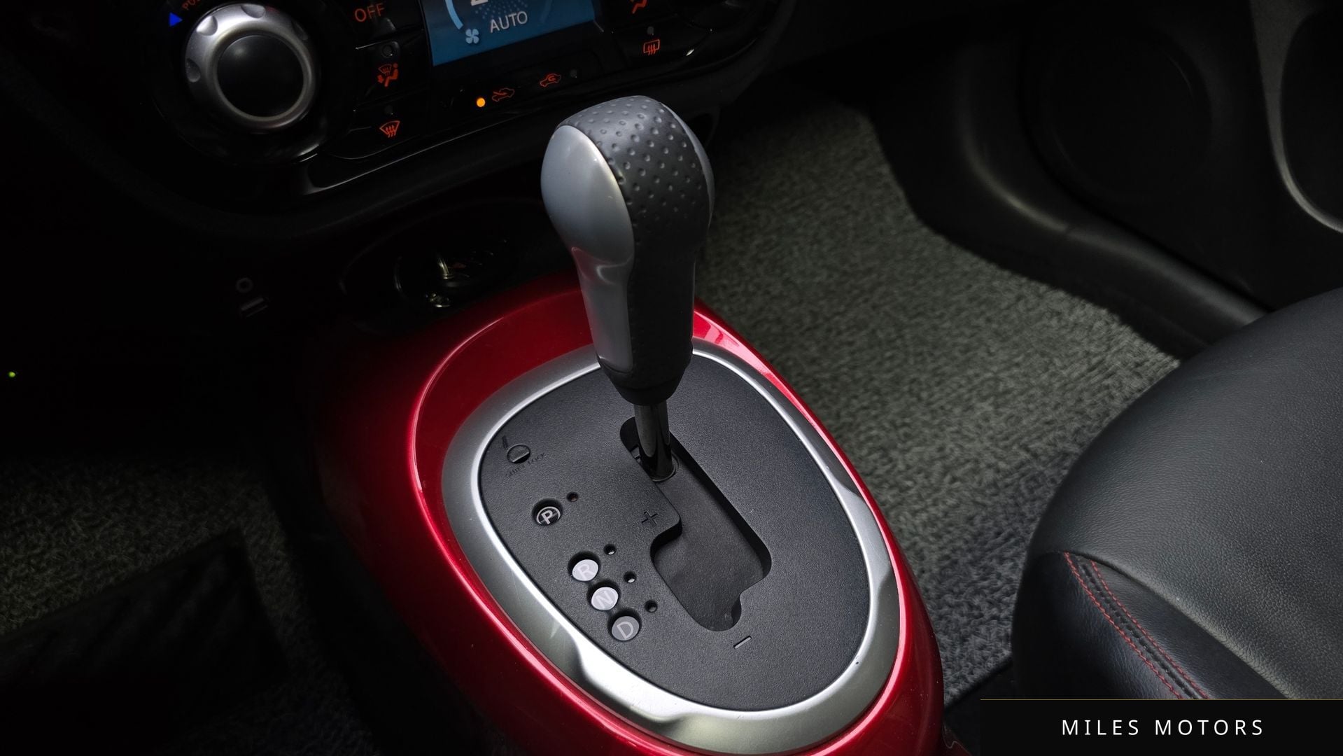 Nissan 쥬크 2015 — миниатюра 9