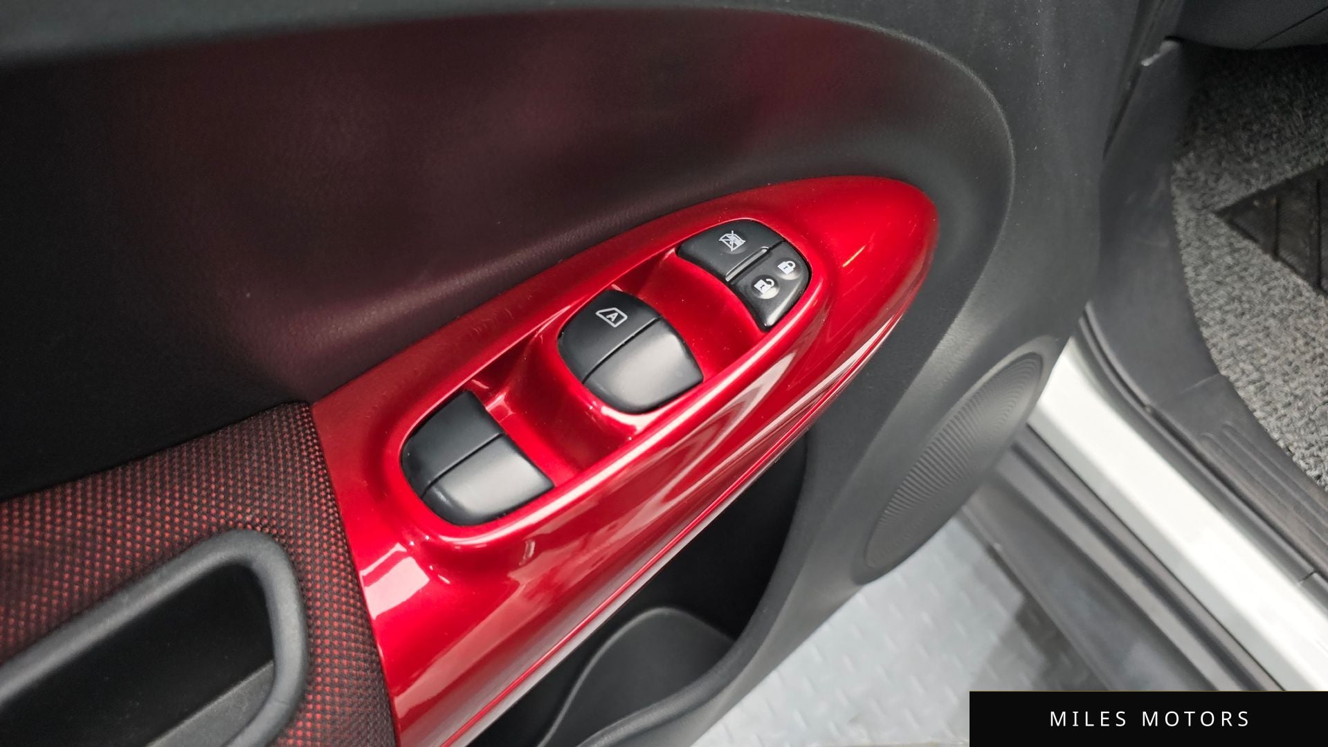 Nissan 쥬크 2015 — миниатюра 15