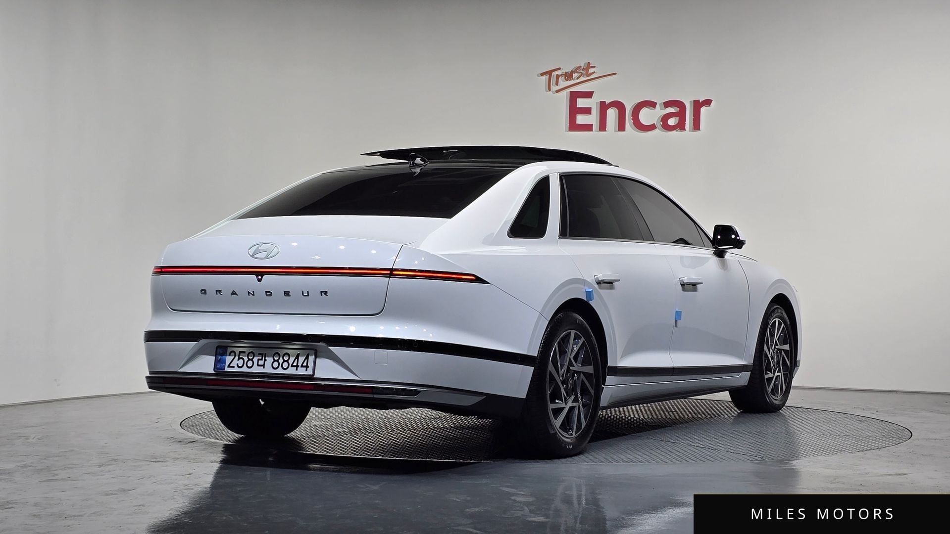 Hyundai Grandeur 2023 — миниатюра 2