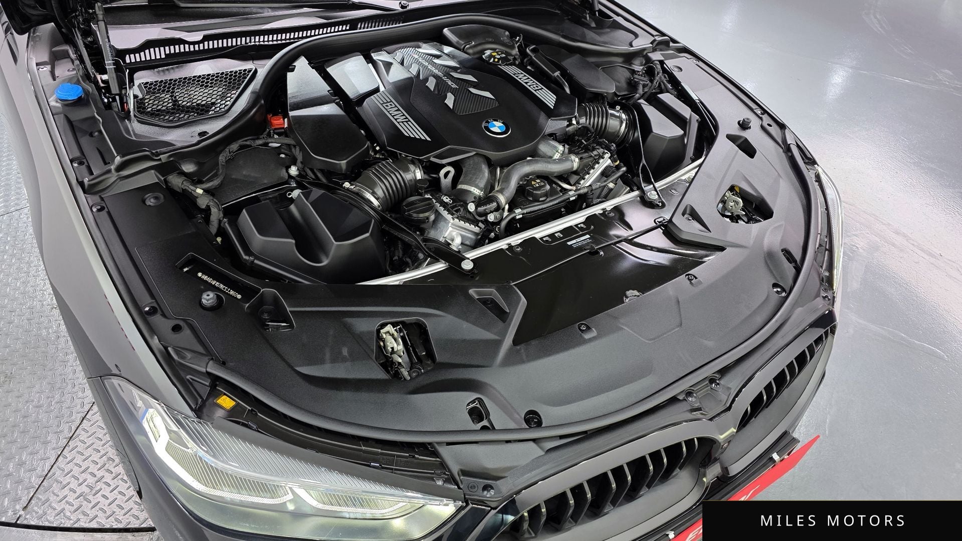 BMW 8 Series (G15) 2024 — миниатюра 6