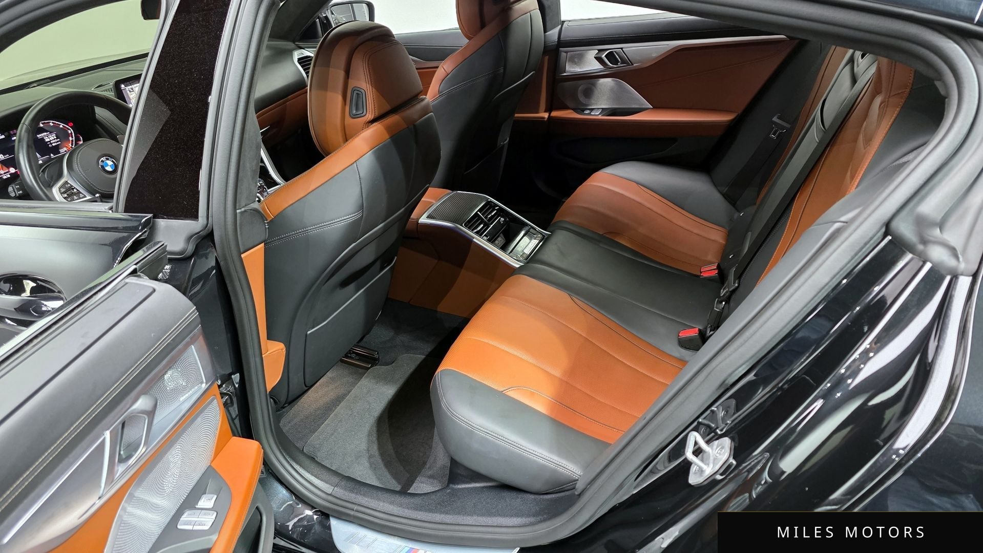 BMW 8 Series (G15) 2024 — миниатюра 18