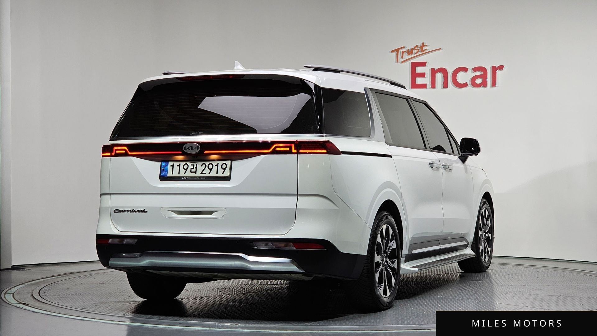 Kia Carnival 2021 — миниатюра 2