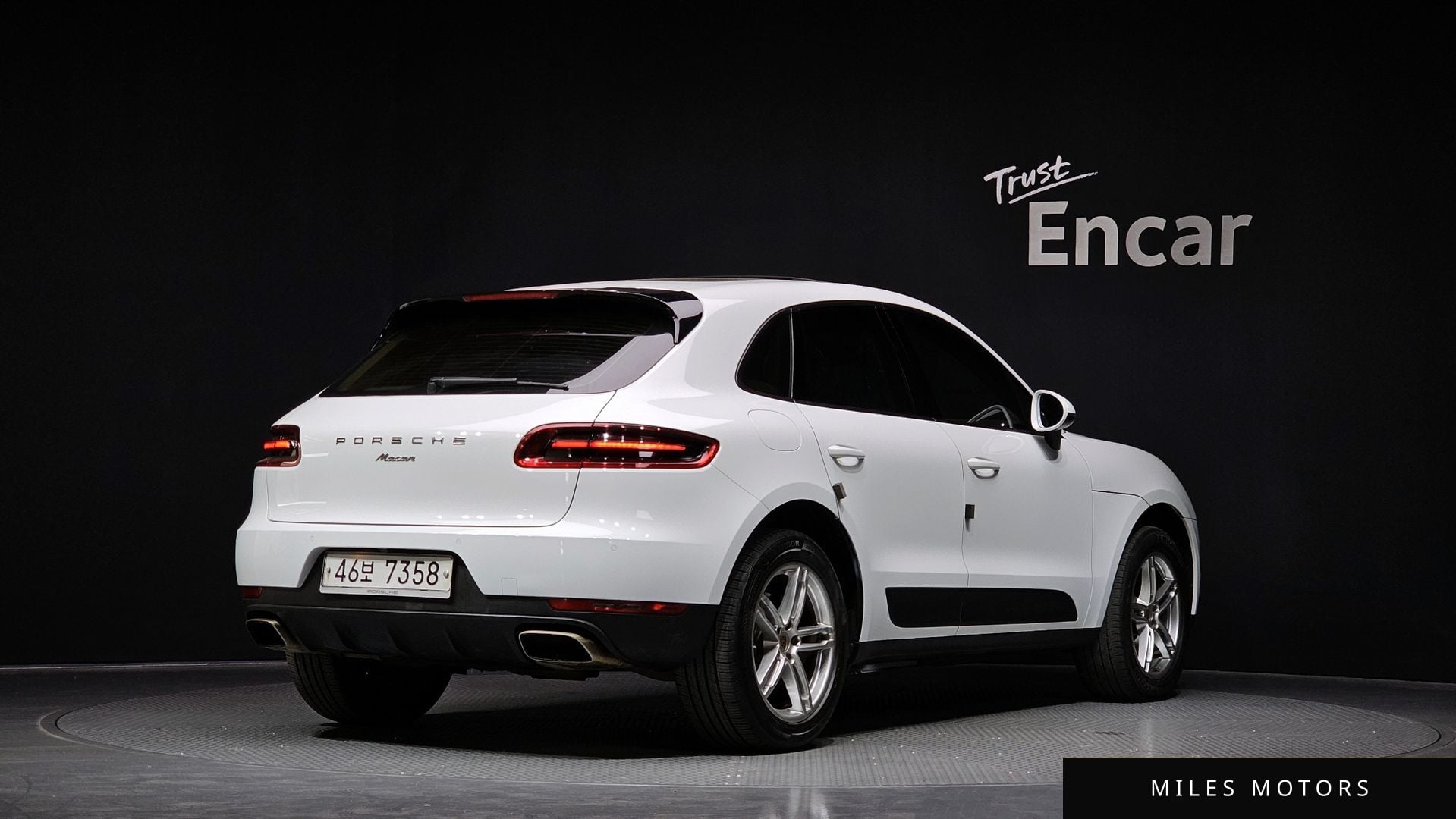 Porsche Macan 2017 — миниатюра 2