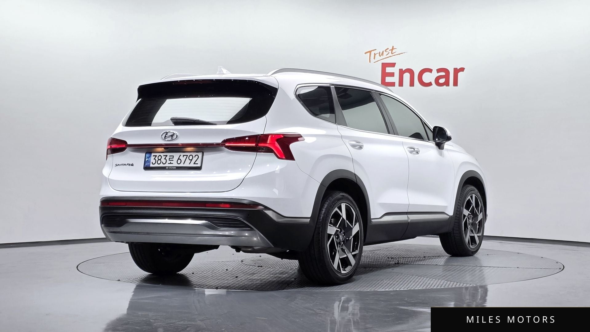 Hyundai Santafe 2023 — фото 1 из 12