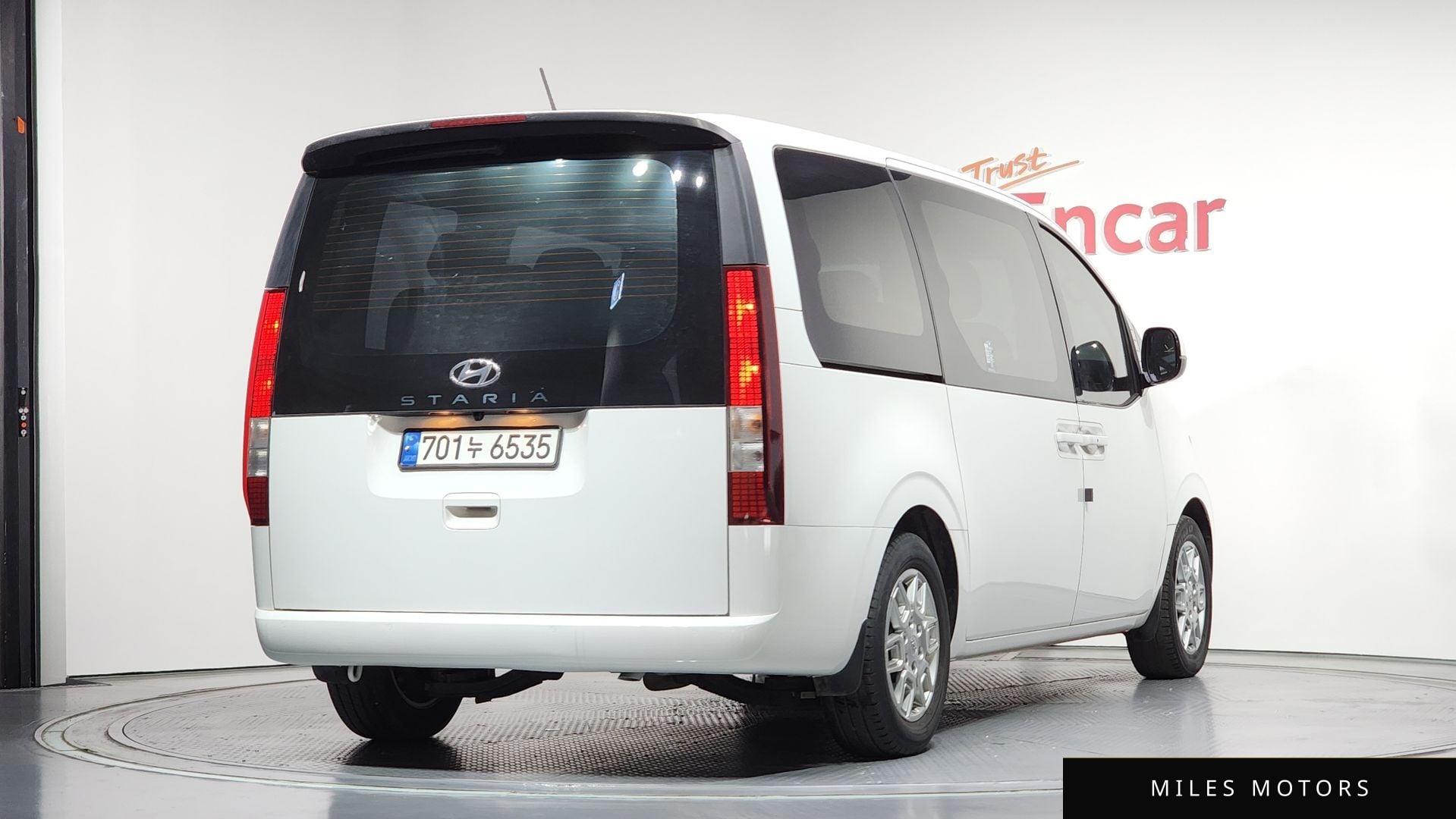 Hyundai Staria 2023 — миниатюра 2