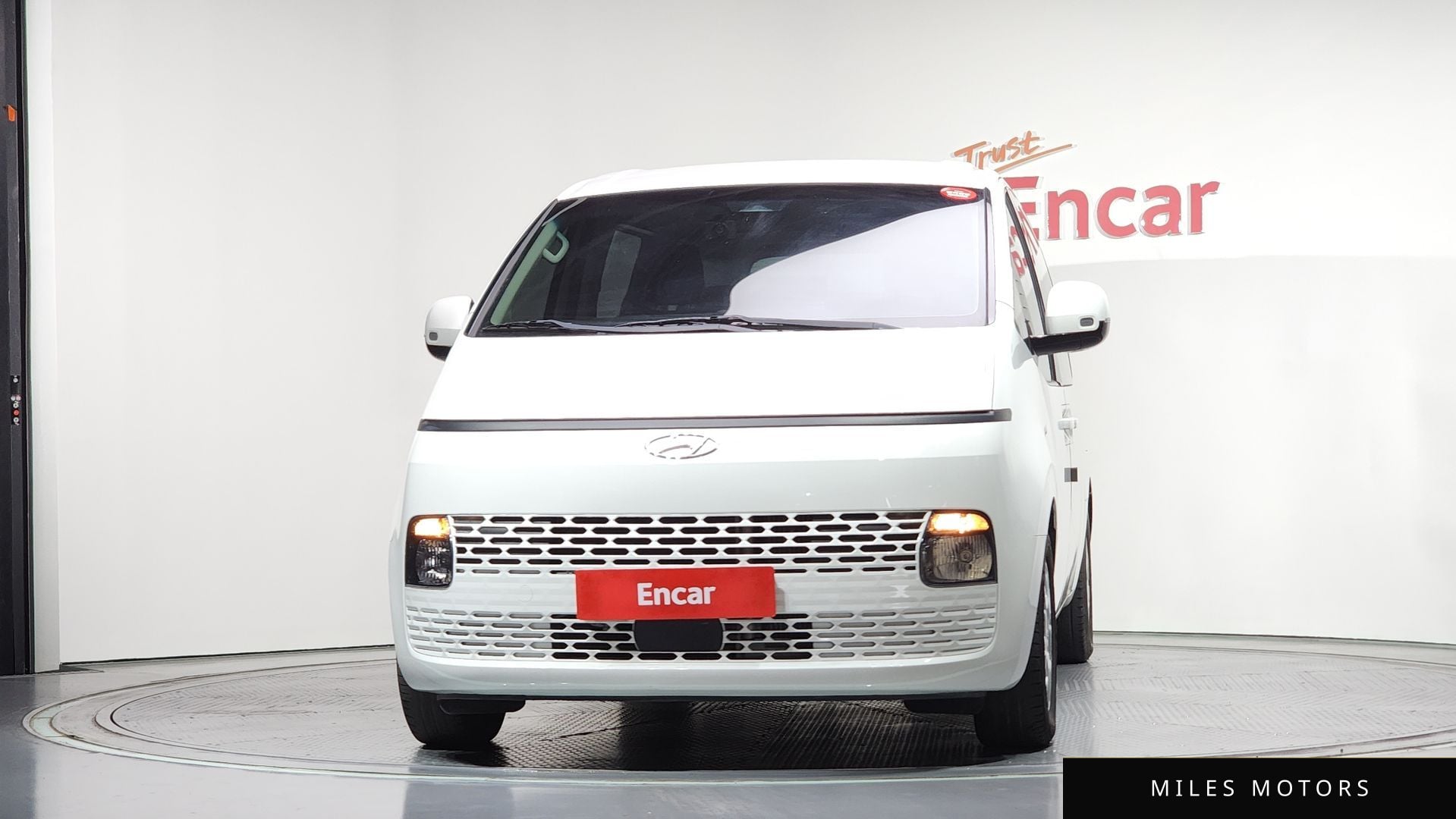 Hyundai Staria 2023 — миниатюра 3