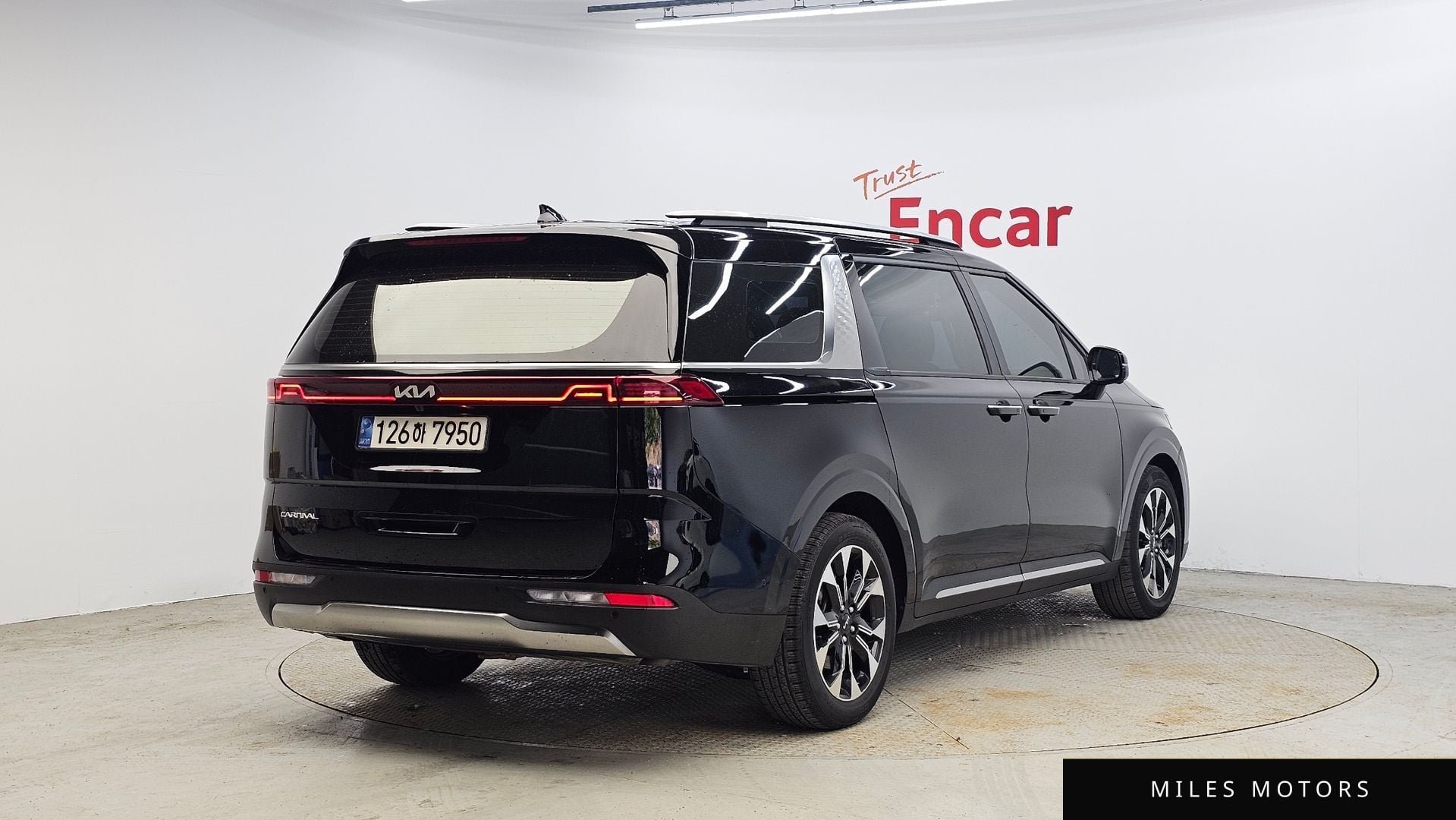 Kia Carnival 2023 — миниатюра 2