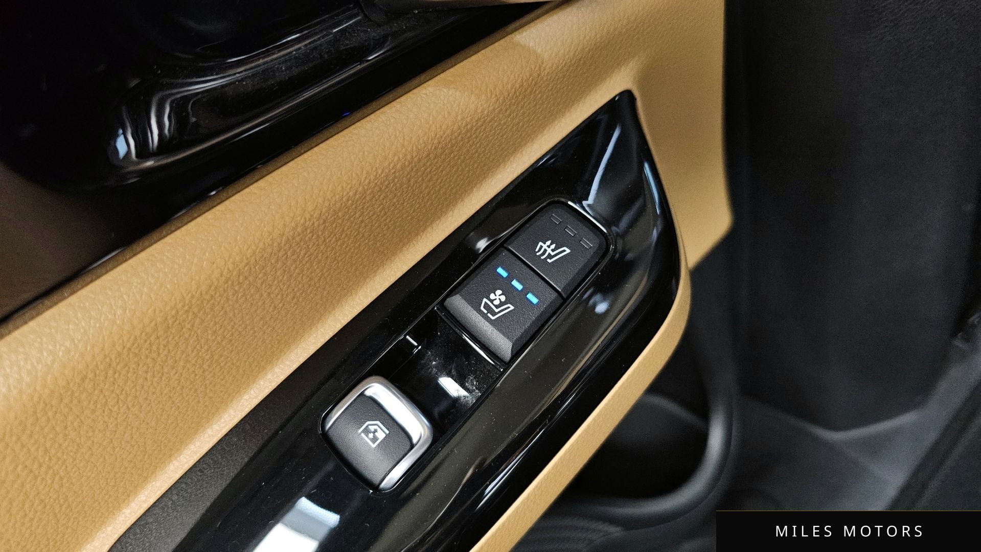 Kia Carnival 2023 — миниатюра 22