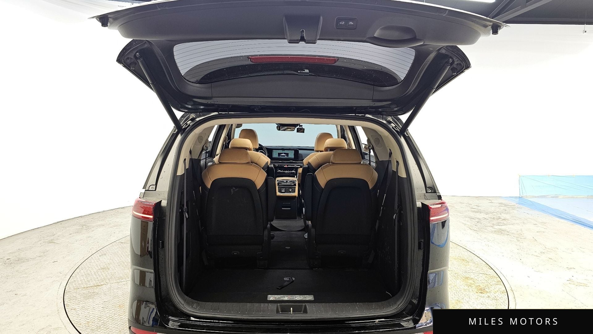 Kia Carnival 2023 — миниатюра 26