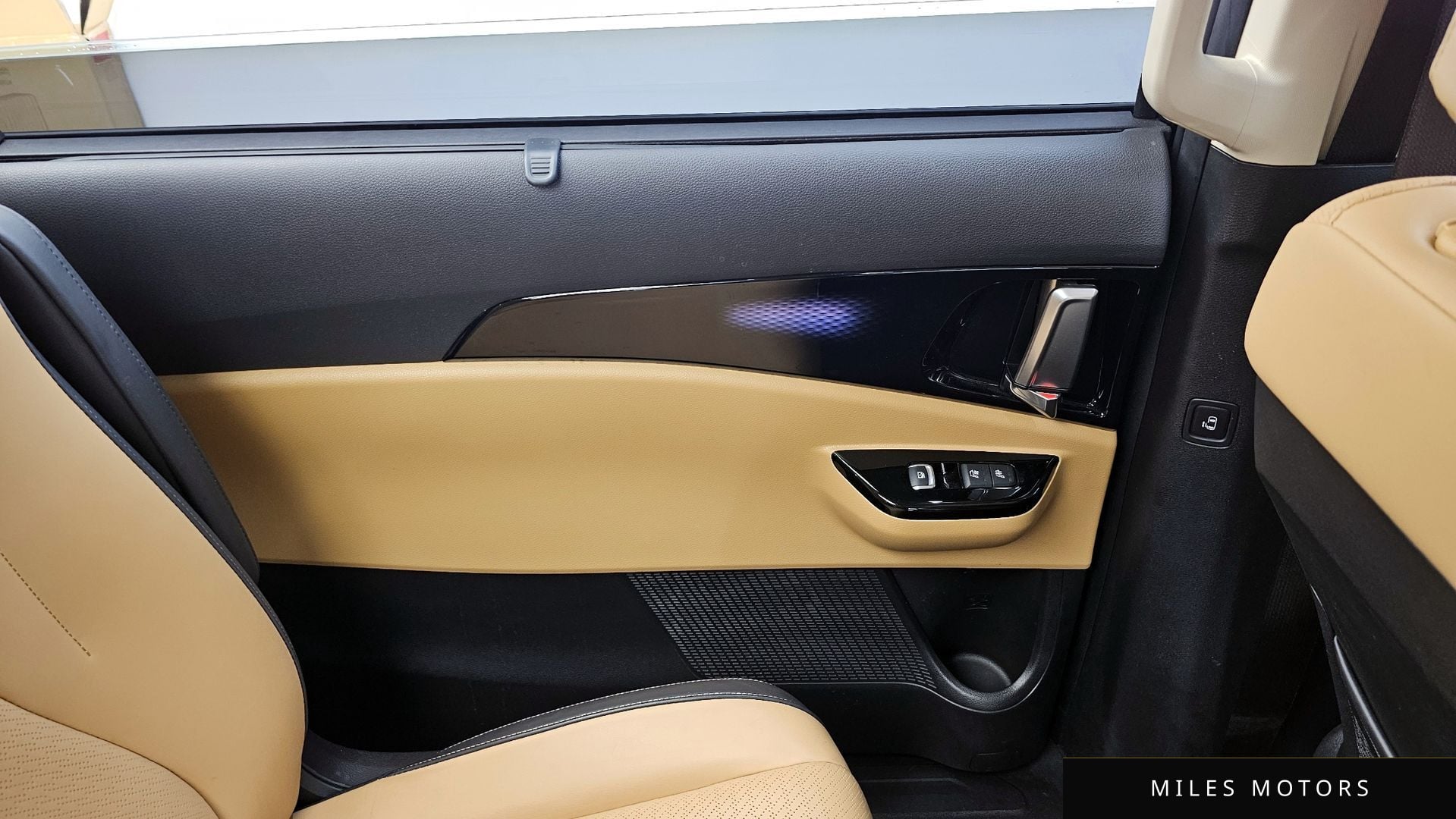 Kia Carnival 2023 — миниатюра 15