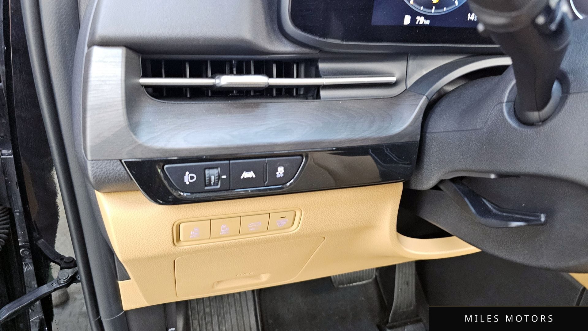 Kia Carnival 2023 — миниатюра 40