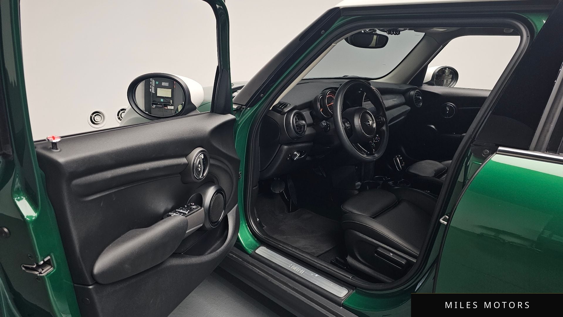 MINI Cooper 2021 — миниатюра 12