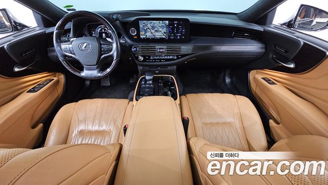 Лексус LS500h 2021 — миниатюра 10