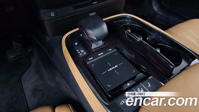 Лексус LS500h 2021 — миниатюра 12