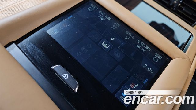 Лексус LS500h 2021 — миниатюра 33