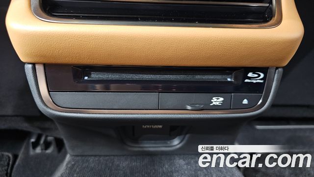 Лексус LS500h 2021 — миниатюра 34