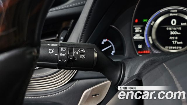 Лексус LS500h 2021 — миниатюра 39