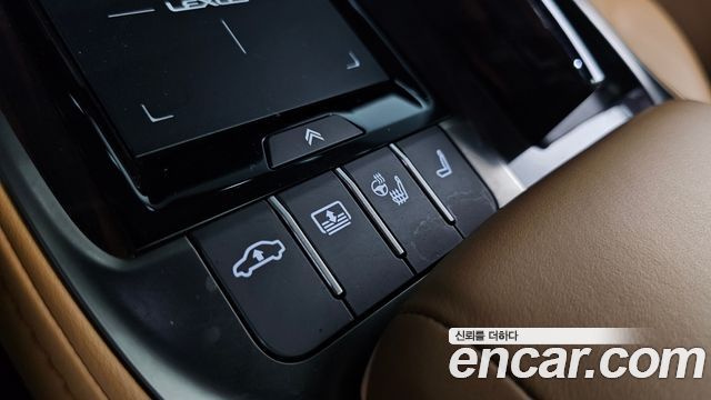 Лексус LS500h 2021 — миниатюра 40