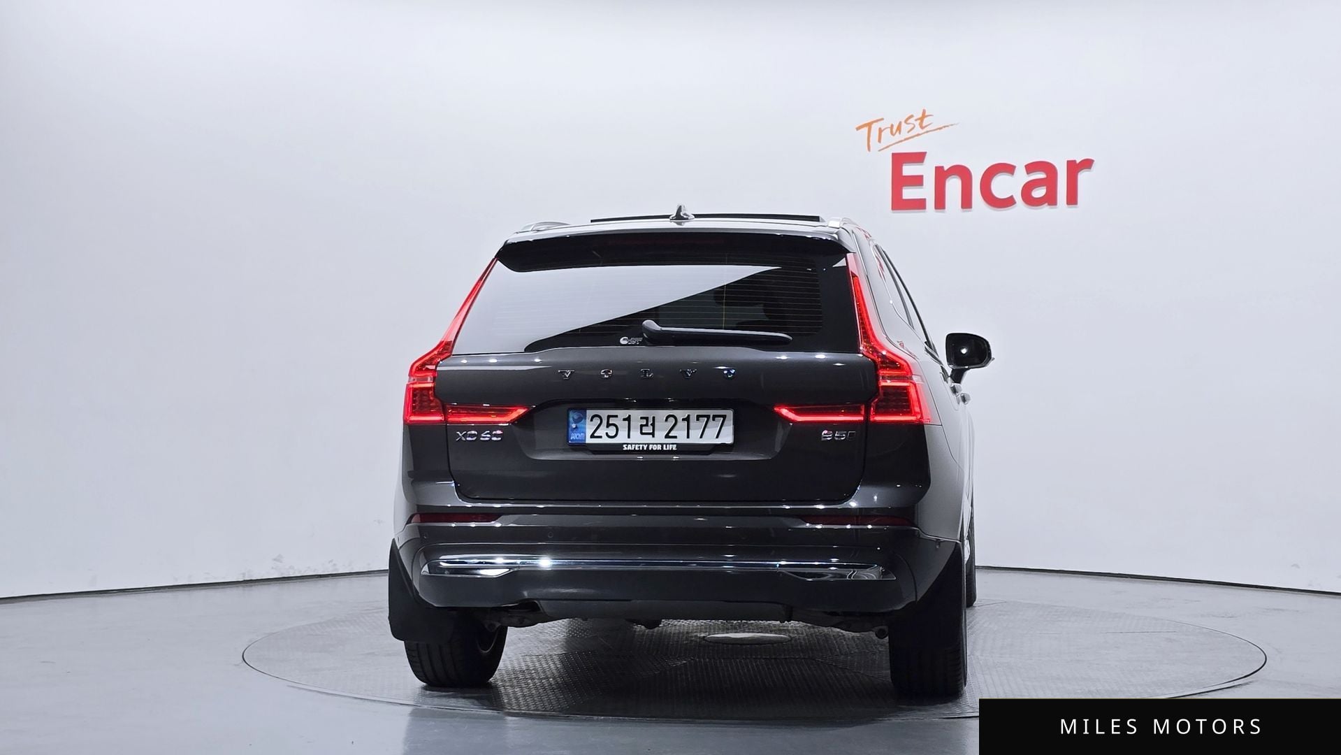 Volvo XC60 2023 — миниатюра 4