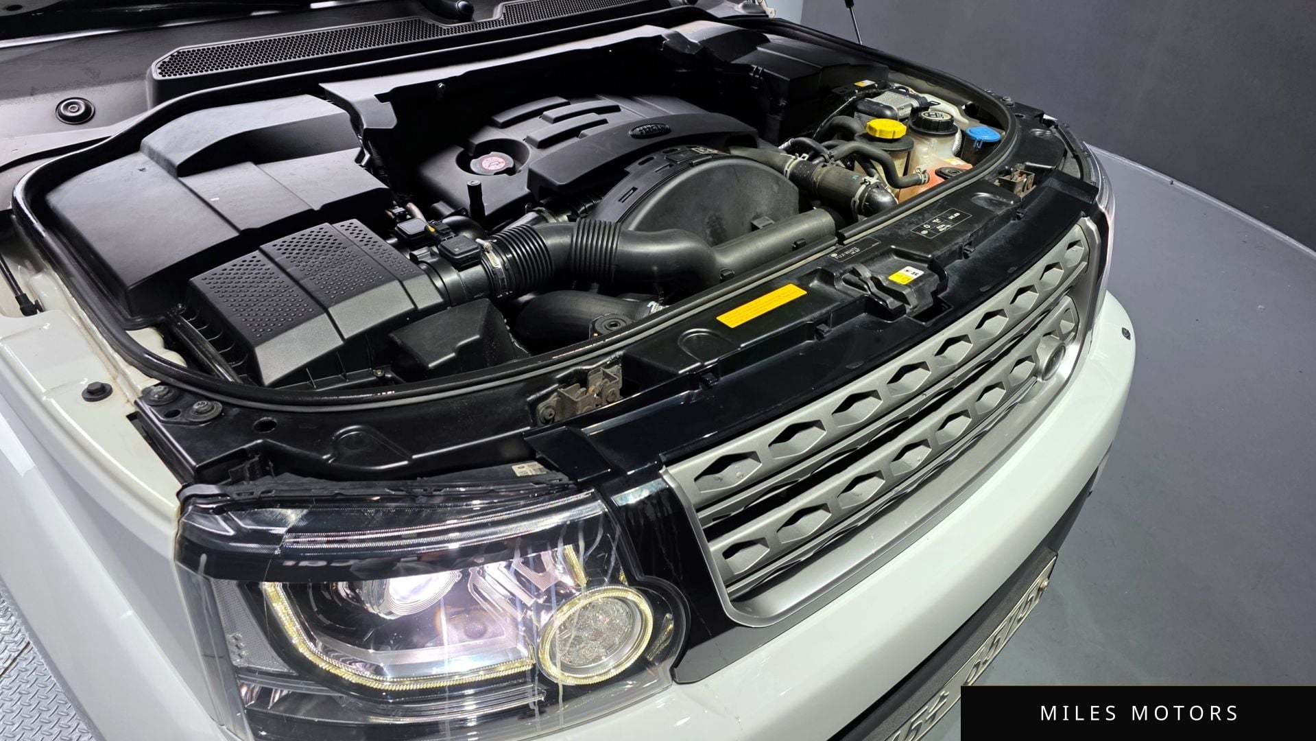 Land Rover Discovery 2015 — миниатюра 6