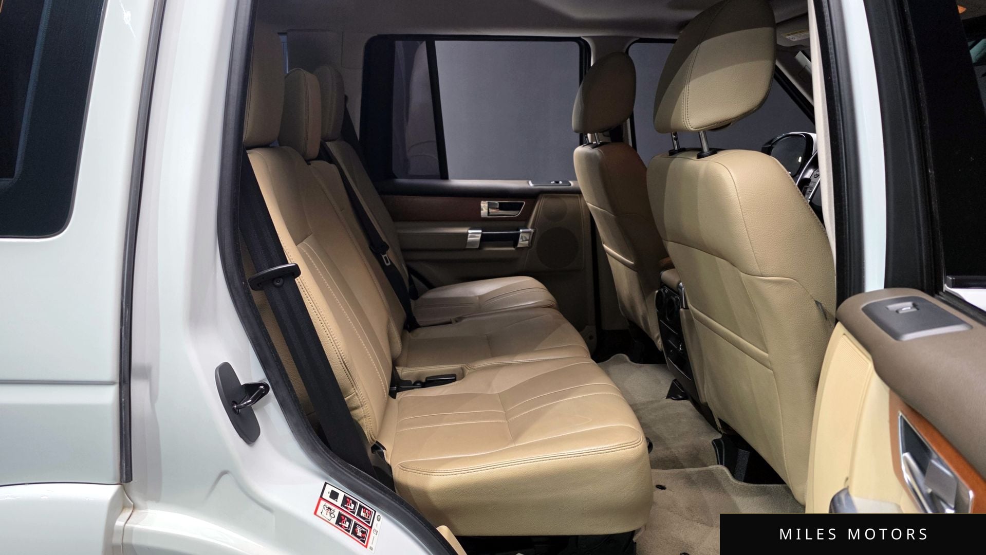 Land Rover Discovery 2015 — миниатюра 12