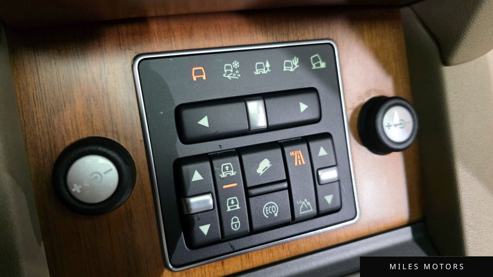 Land Rover Discovery 2015 — миниатюра 18