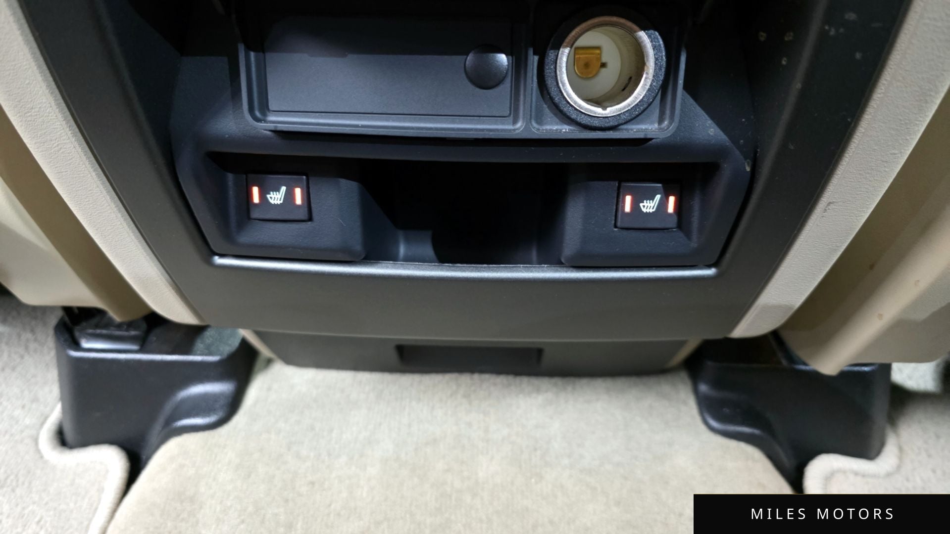 Land Rover Discovery 2015 — миниатюра 19