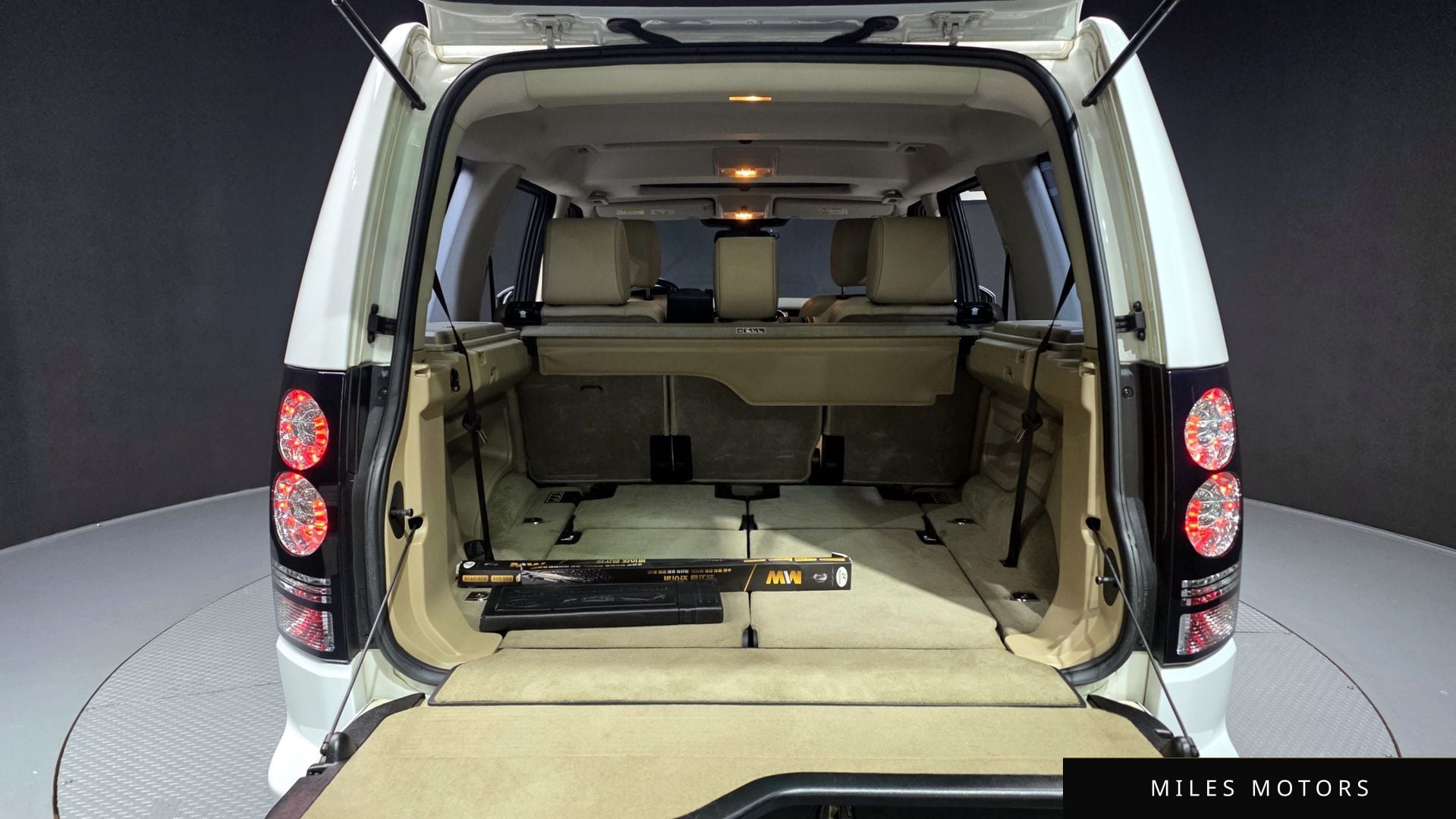 Land Rover Discovery 2015 — миниатюра 20