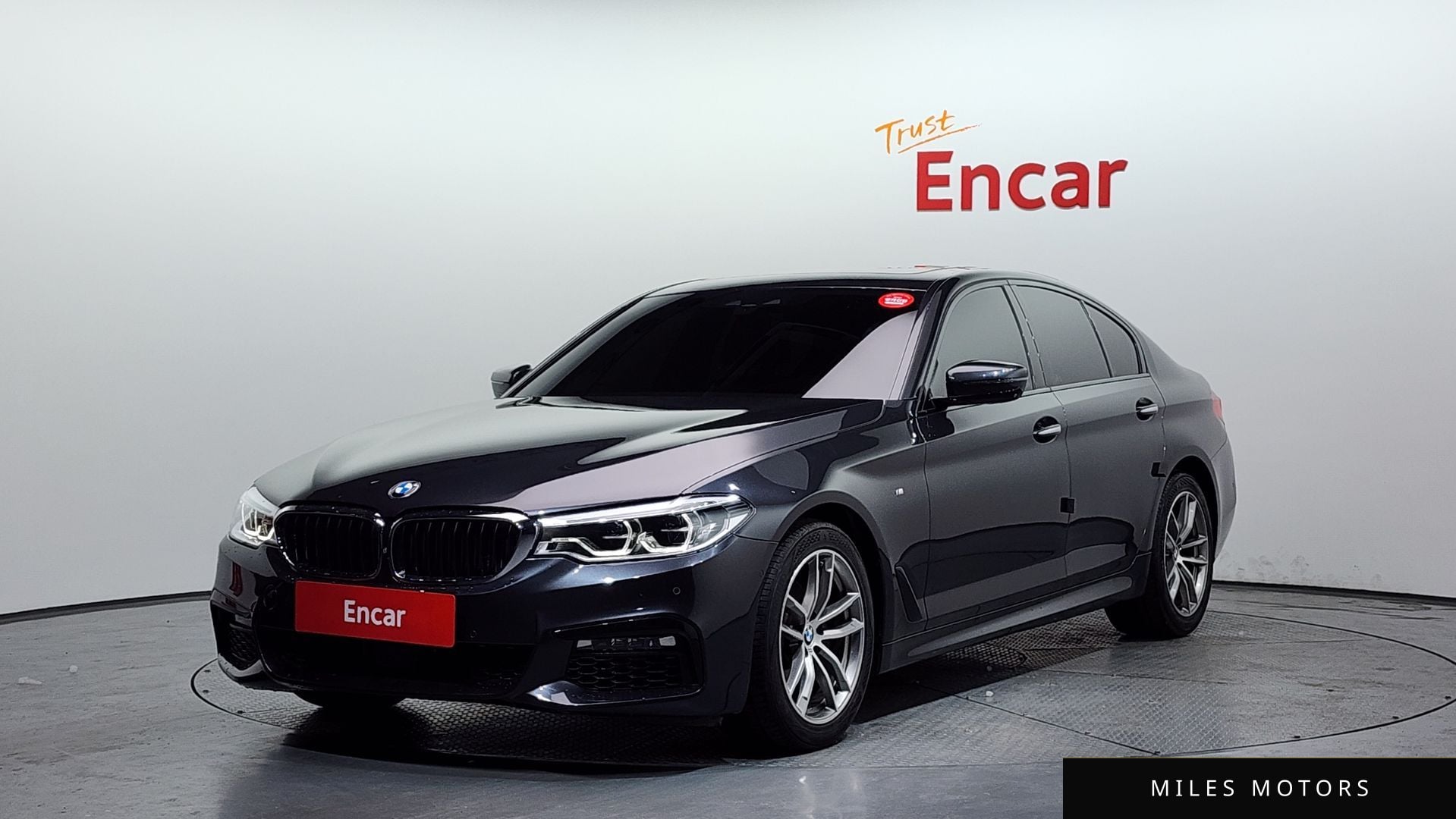 BMW 5 Series (G30) 2017 — фото 1 из 12