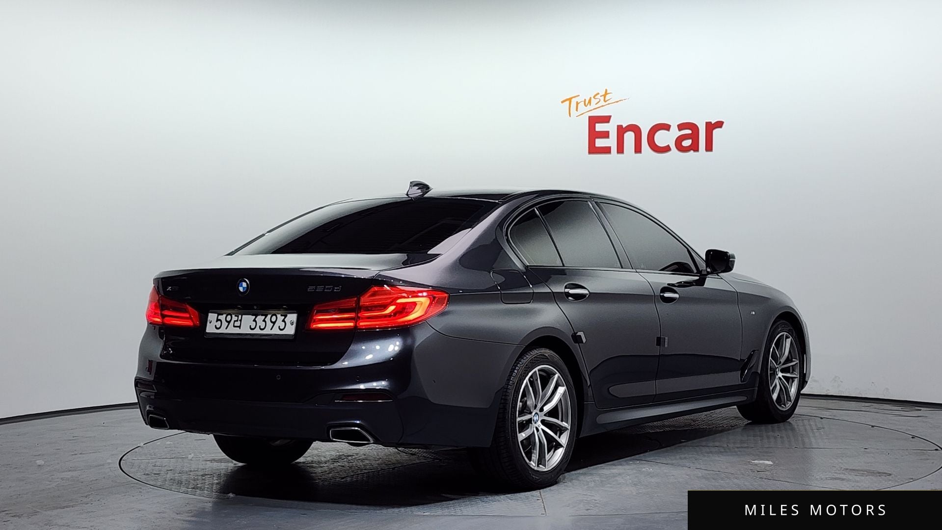 BMW 5 Series (G30) 2017 — миниатюра 2