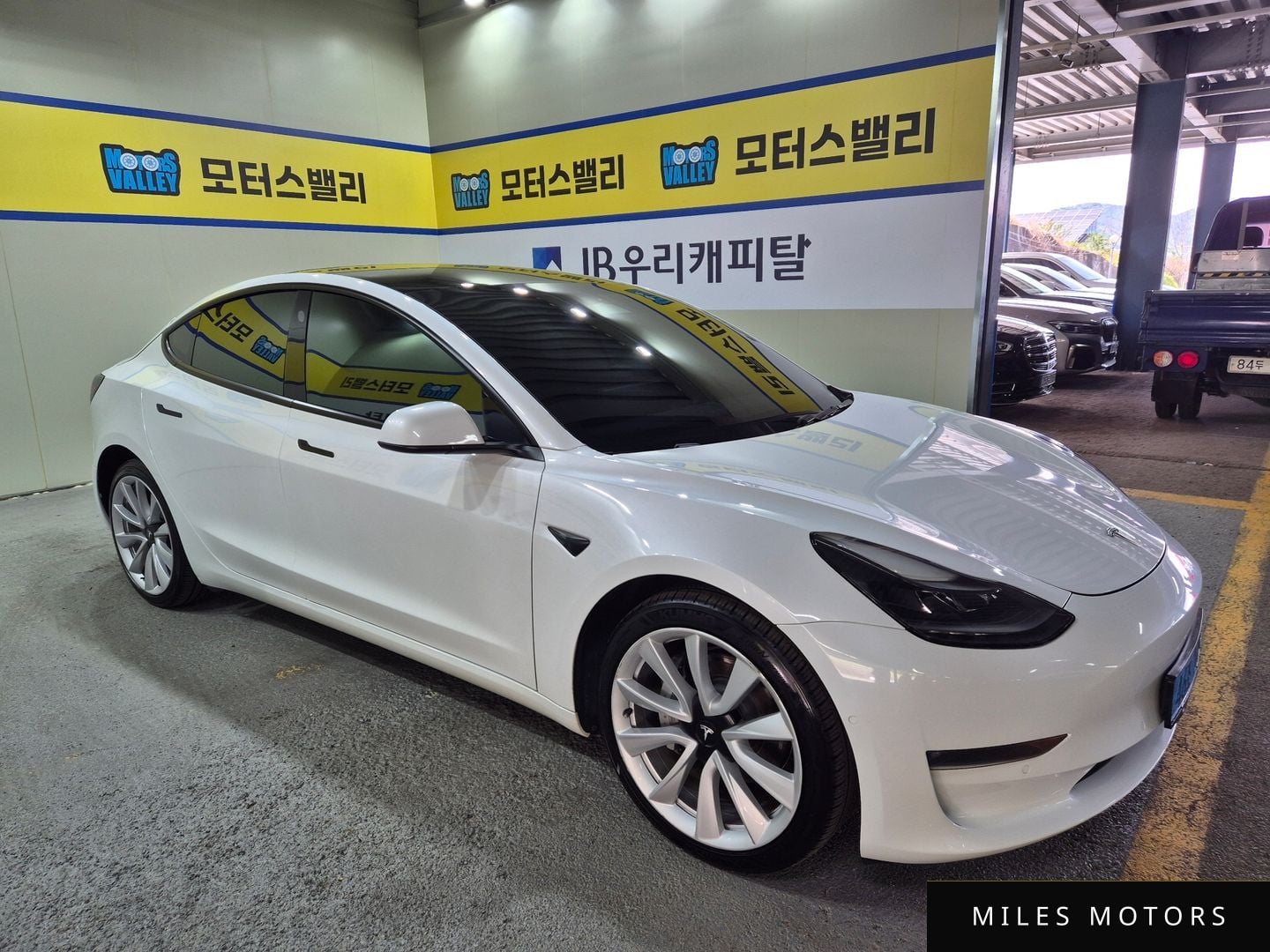 Tesla Model 3 2021 — миниатюра 3