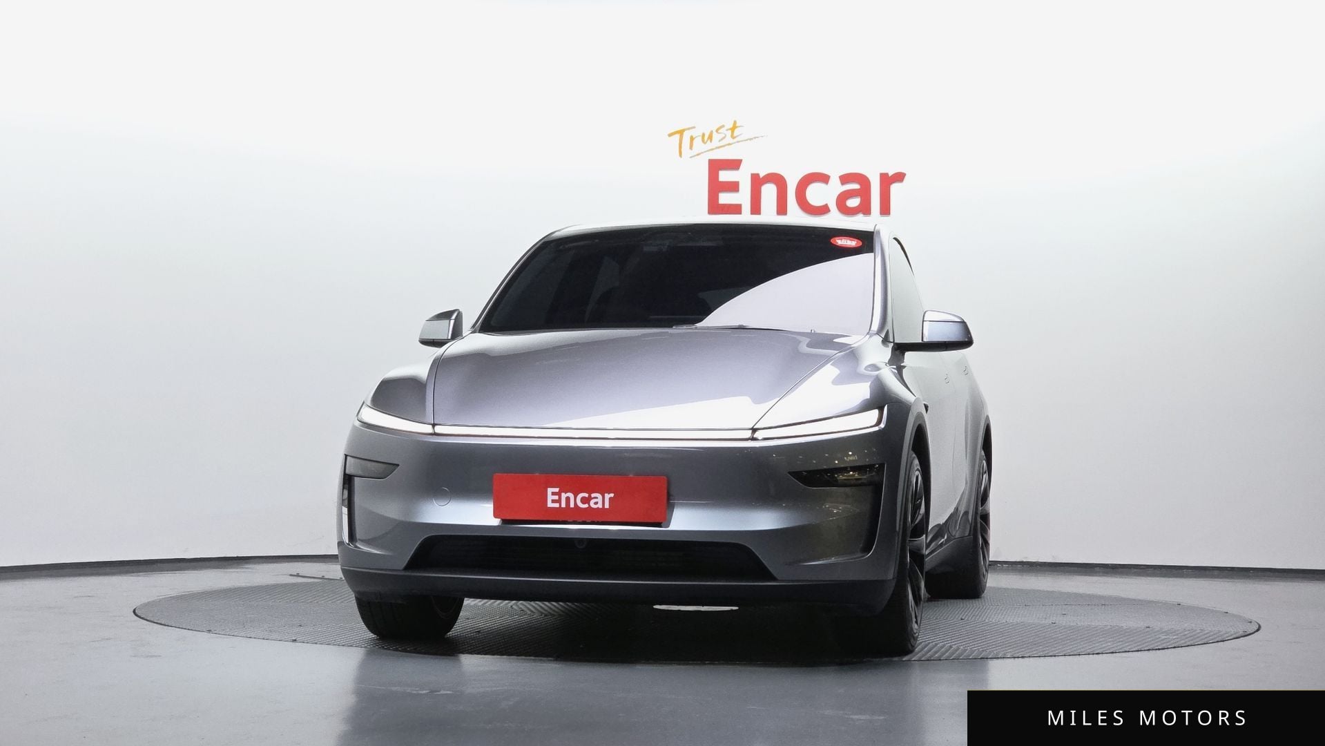 Tesla Model Y 2025 — миниатюра 3