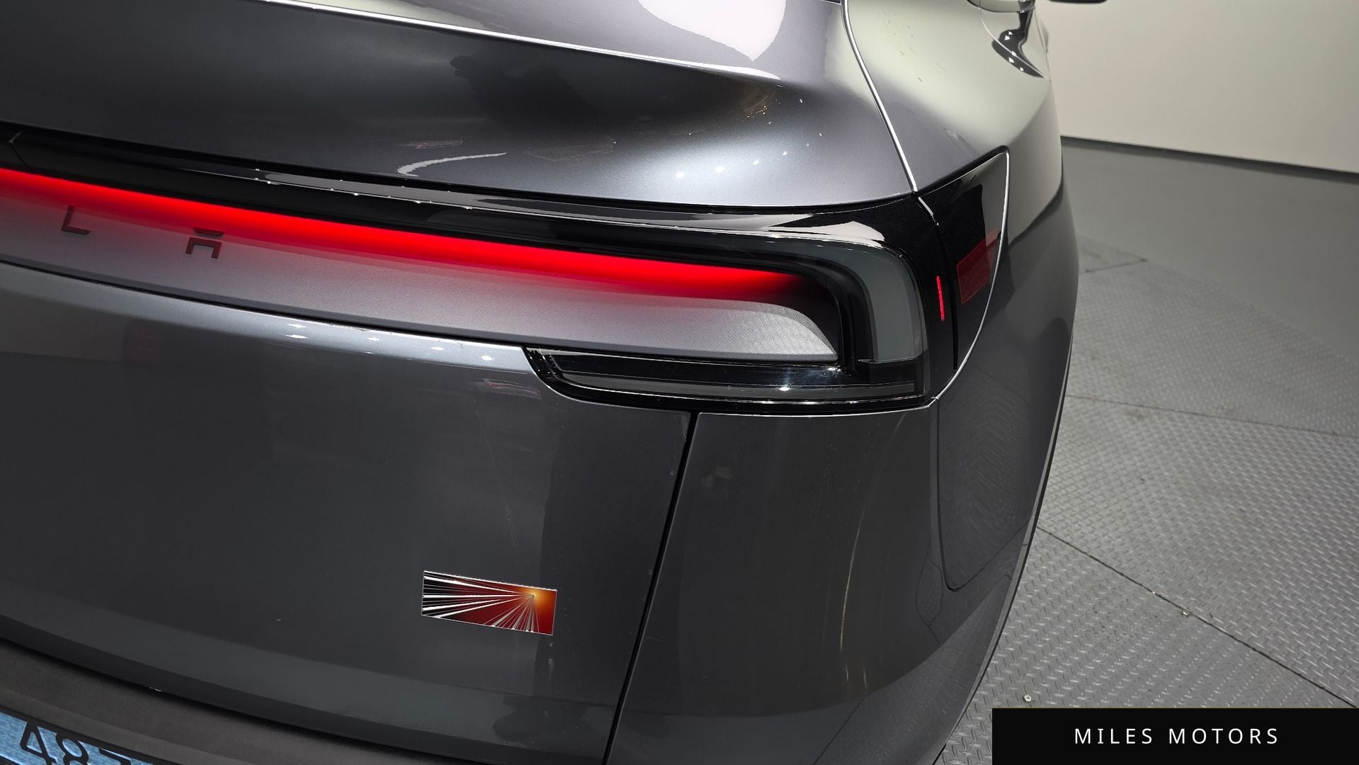Tesla Model Y 2025 — миниатюра 9
