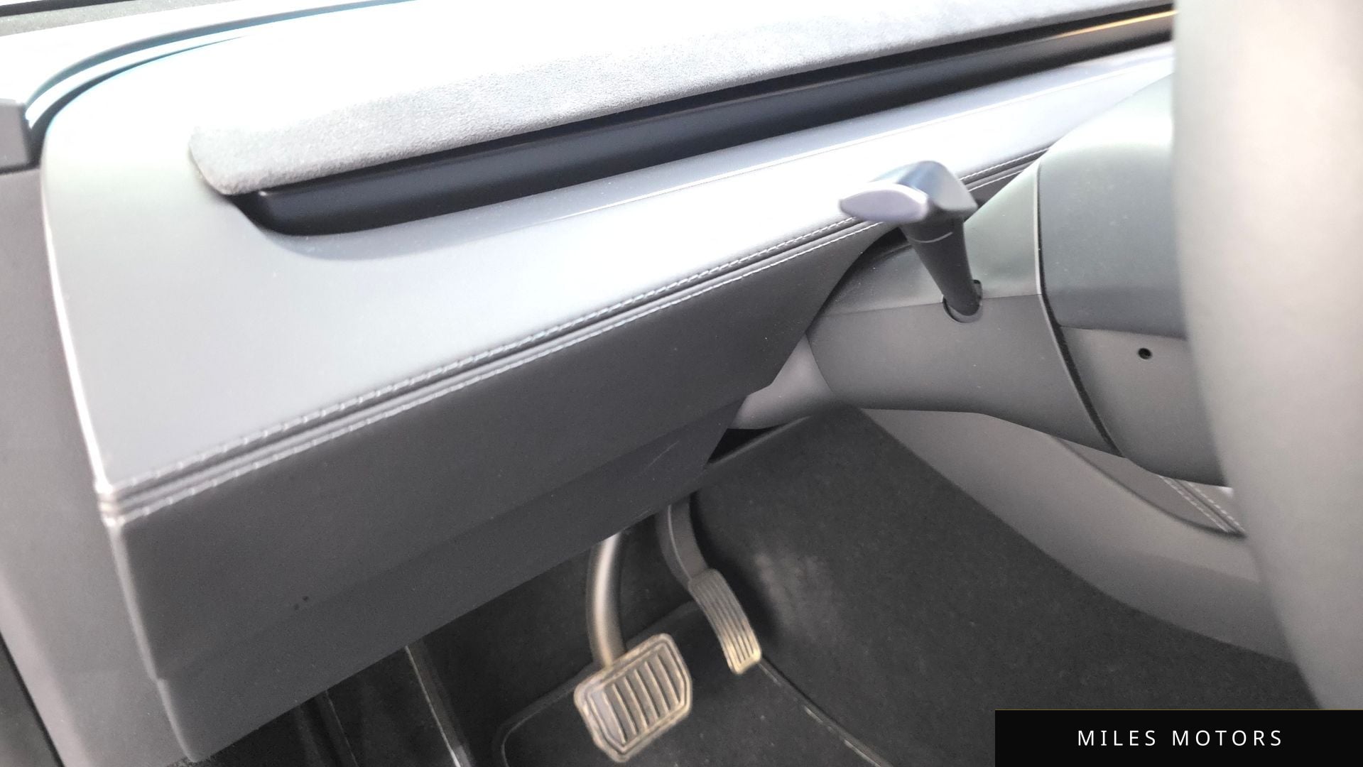 Tesla Model Y 2025 — миниатюра 29