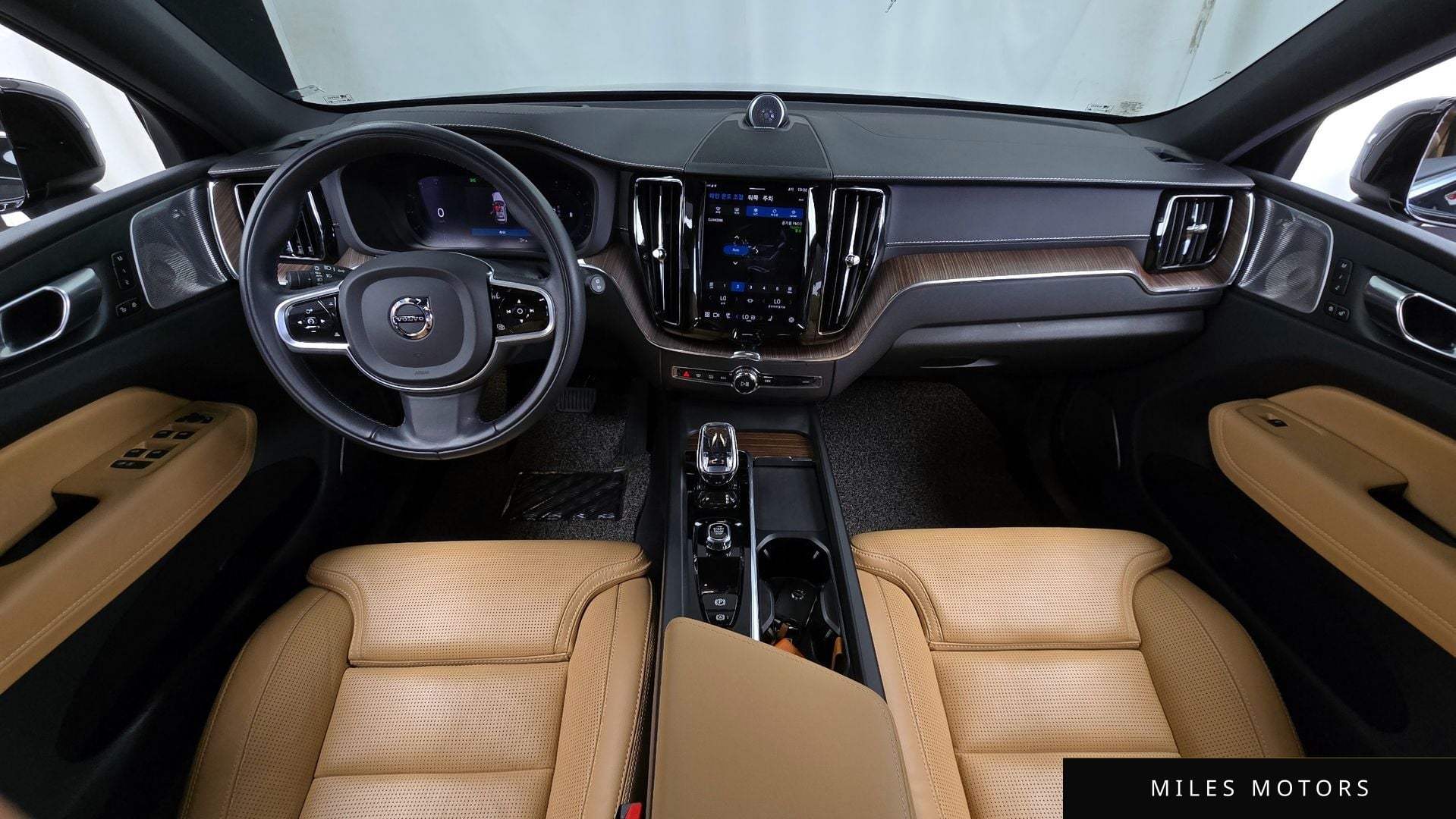 Volvo XC60 2022 — миниатюра 10