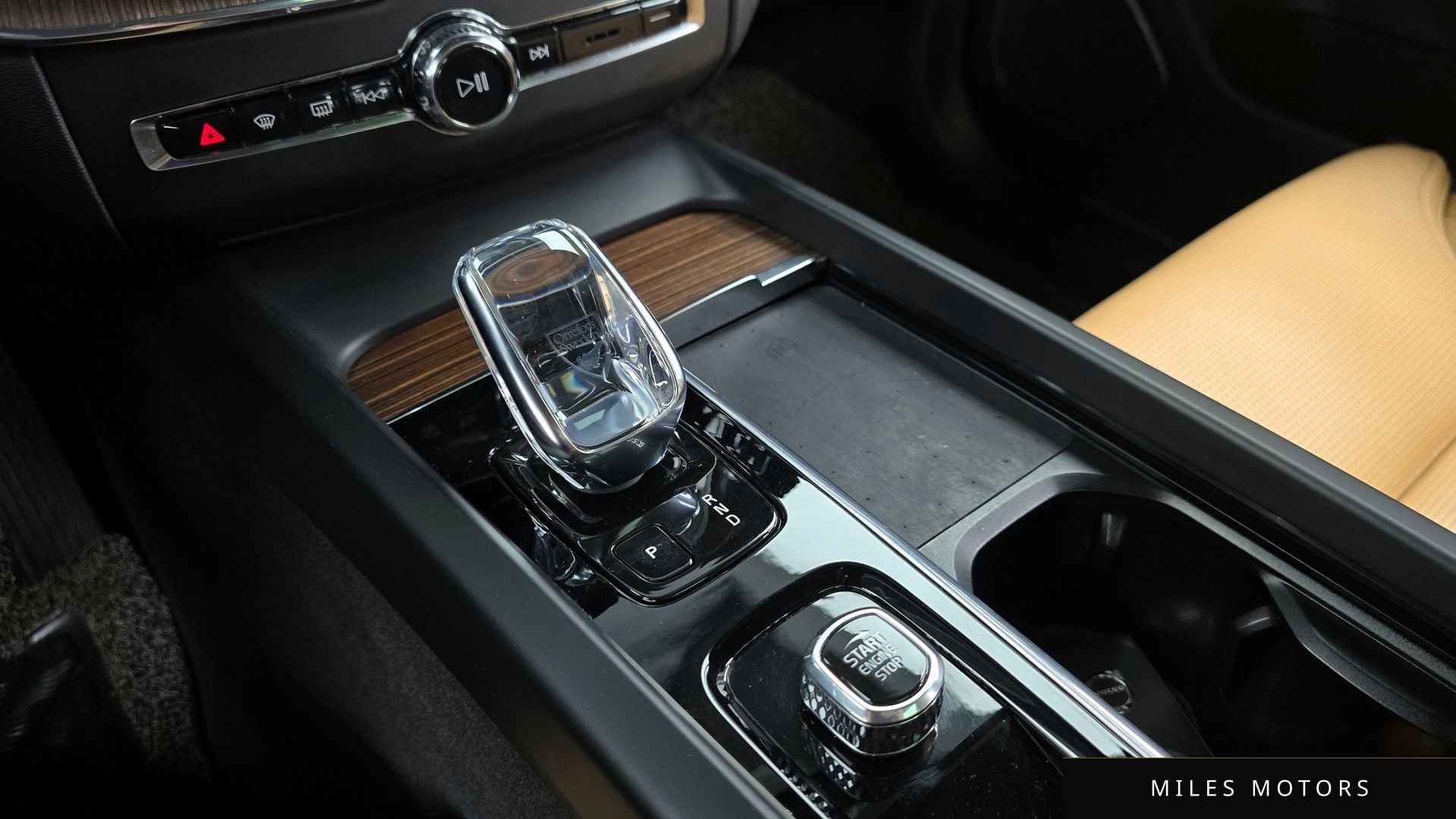 Volvo XC60 2022 — миниатюра 12
