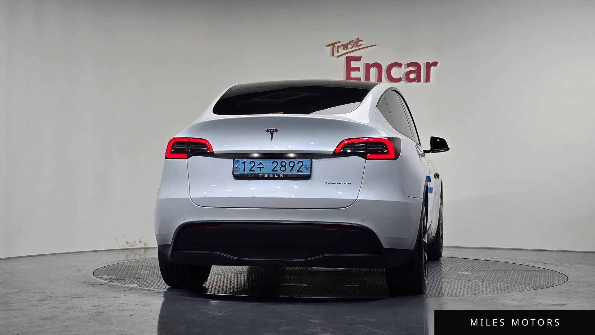 Tesla Model Y 2021 — миниатюра 4