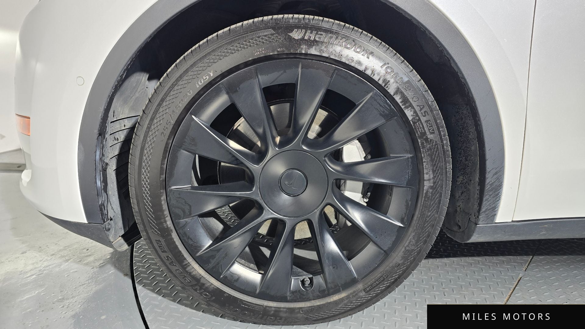 Tesla Model Y 2021 — миниатюра 5