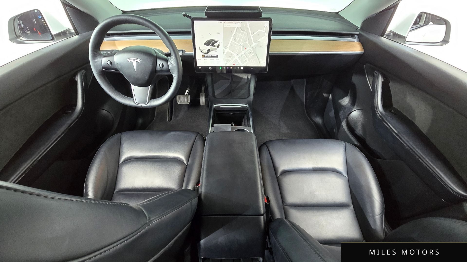 Tesla Model Y 2021 — миниатюра 10