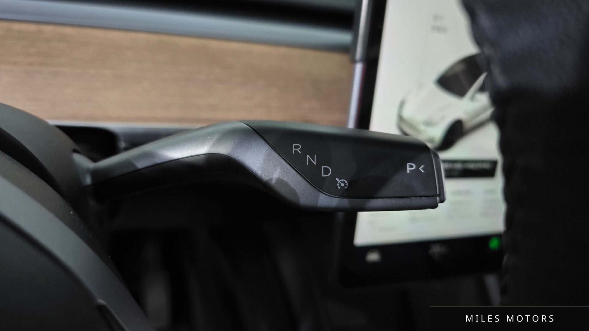 Tesla Model Y 2021 — миниатюра 12