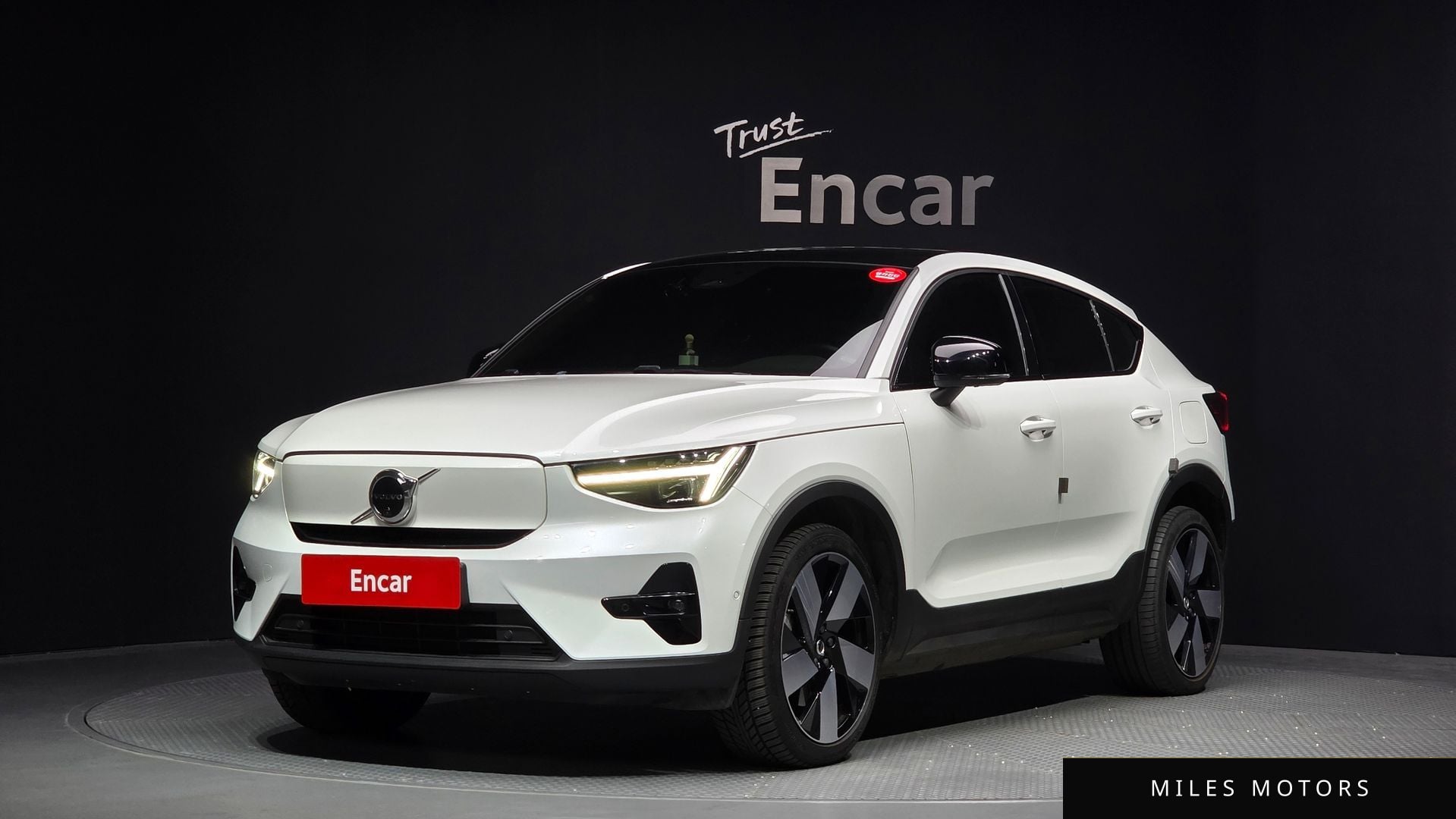 Volvo C40 2023 — фото 1 из 12