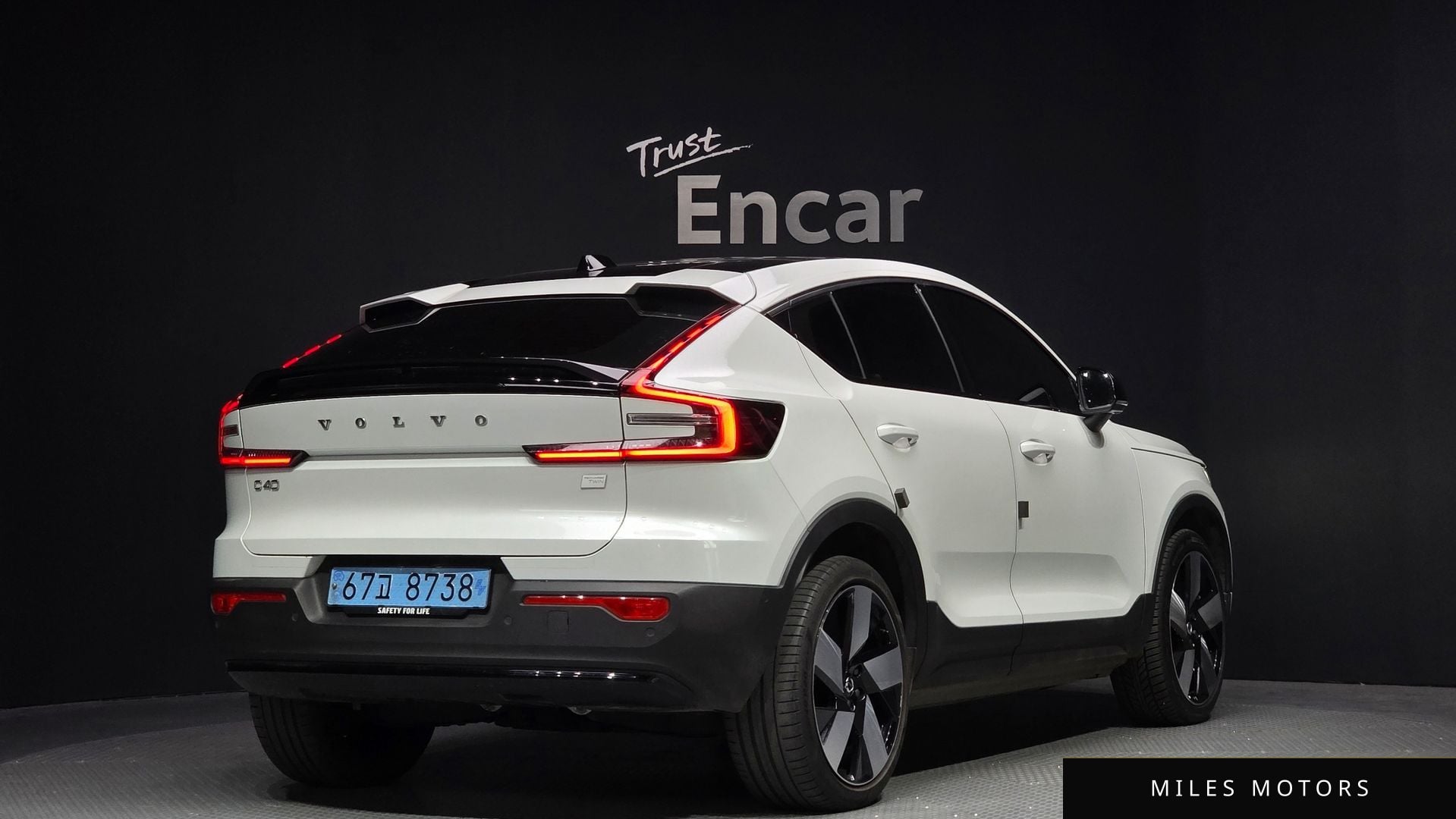 Volvo C40 2023 — миниатюра 2
