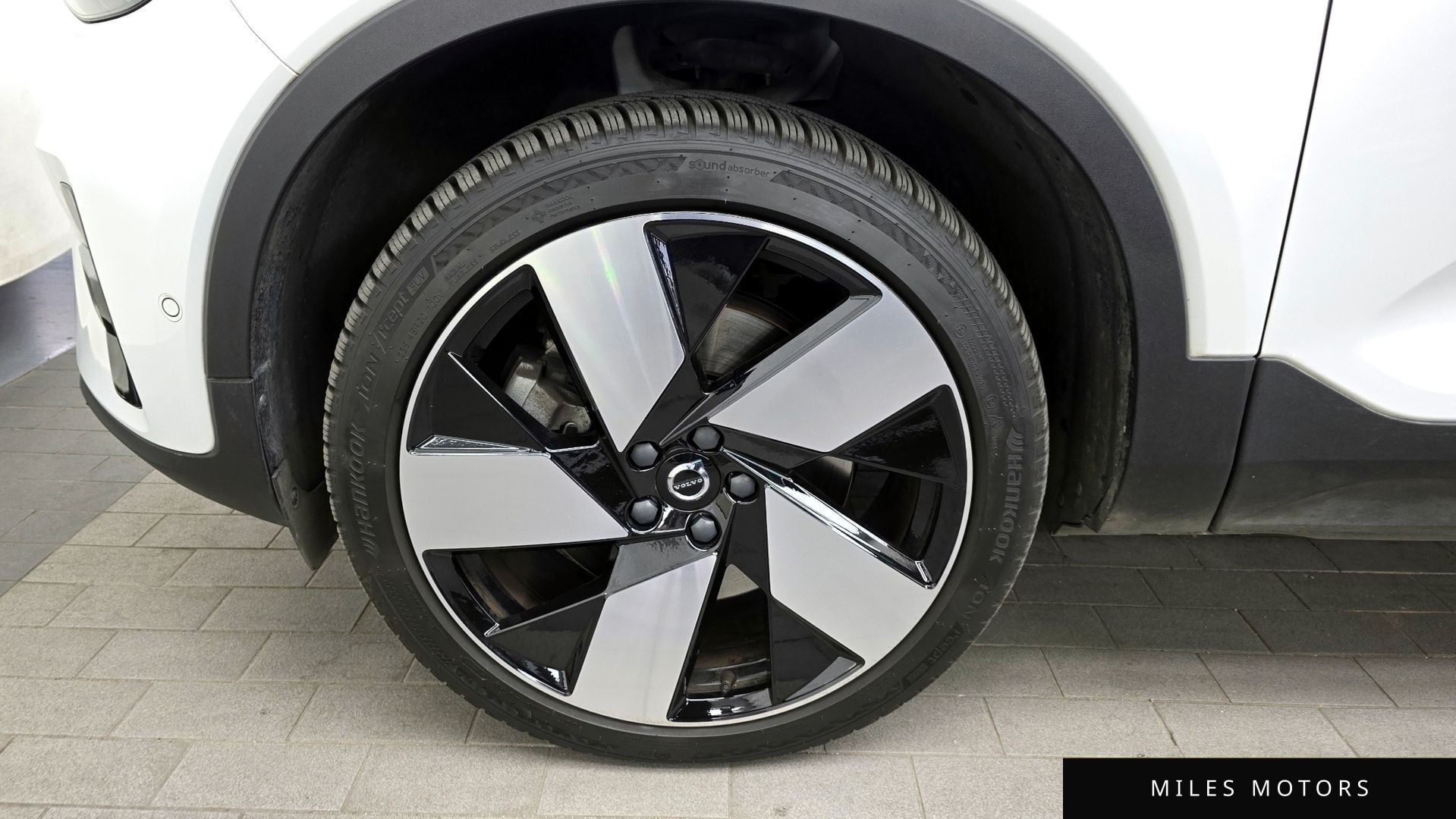 Volvo C40 2023 — миниатюра 5