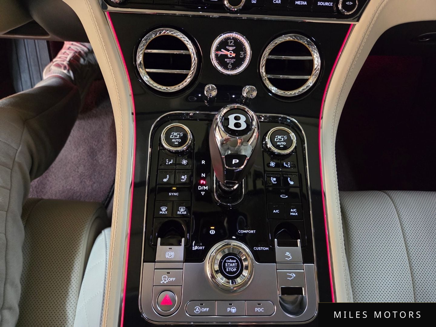 Bentley Continental GT 2023 — миниатюра 11