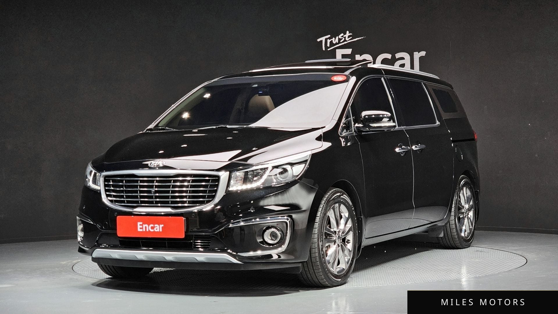 Kia Canival 2018 — фото 1 из 12